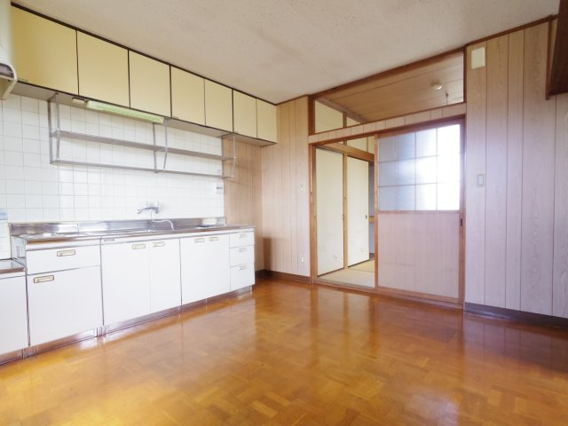 稲荷台ハイツの居間・リビング