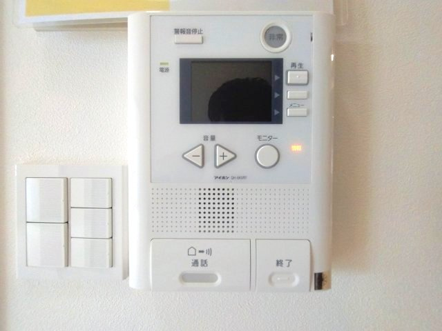 宝マンション滝ノ水第七Ａの防犯設備|来客が一目で分かるTVモニター付きインターホン！