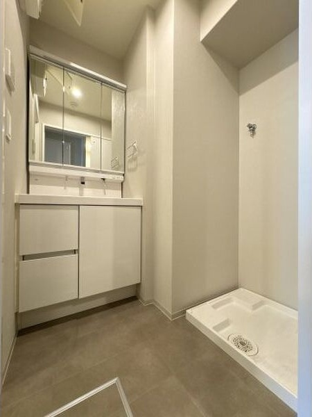 The 9th Residence Sakae Sideの独立洗面台|洗濯機置き場もあります