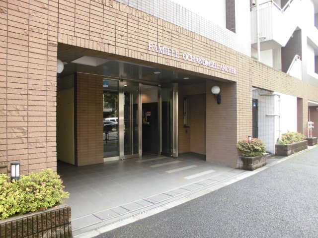 ファミール御茶ノ水アンシェールのエントランス