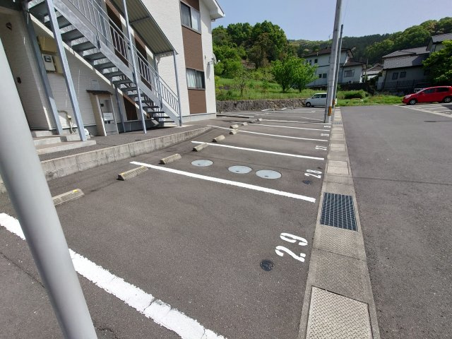 プチメゾン小野Gの駐車場
