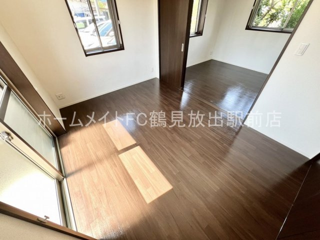 東大阪市稲田本町２丁目のハイツの洋室