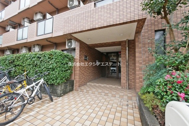 フロレスコ昭和町のエントランス