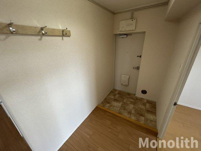 光明池駅前5号棟の玄関