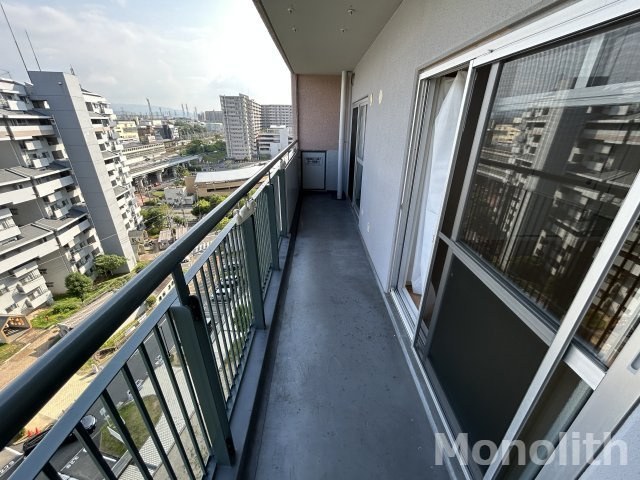 光明池駅前5号棟のバルコニー
