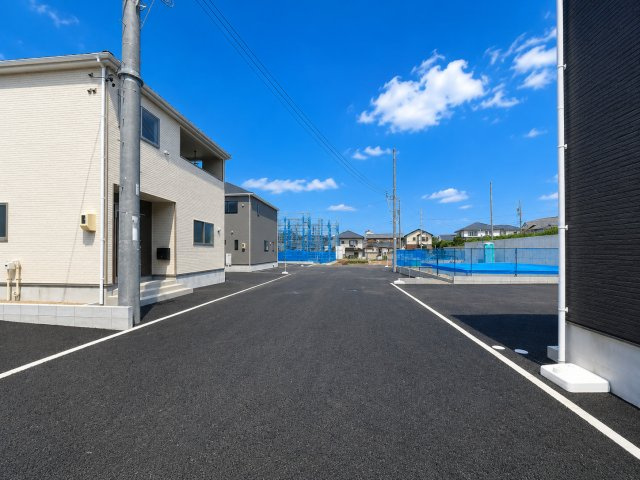 【本日ご案内可能】日進市赤池町箕ノ手　全5棟の前面道路含む現地写真|事前予約にて現地ご見学いただけます！お気軽にお問い合わせください♪
■株式会社　セキュアハウス　豊明店■
住宅ローンに強く、知識、経験豊富なスタッフ在籍
お客様に寄り添い、ご成約後もサポート致します。