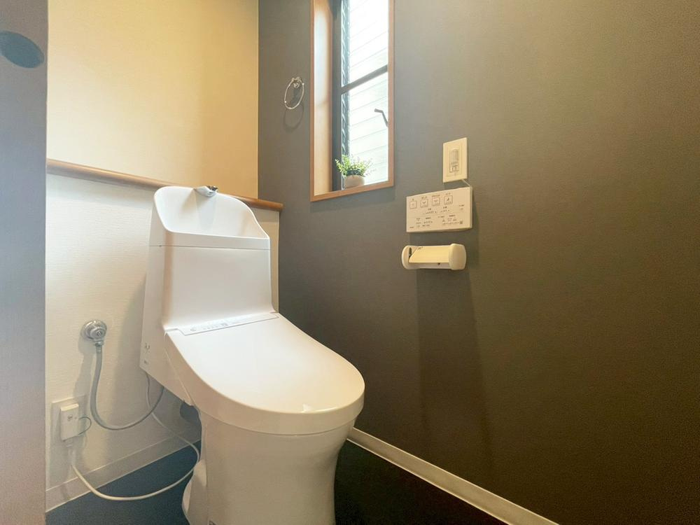 豊中市上野東3丁目　中古戸建のトイレ|清潔感のあるトイレです