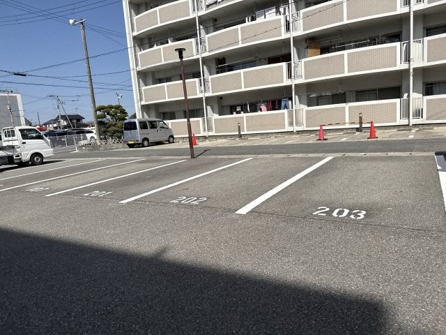 ディーズコートの駐車場