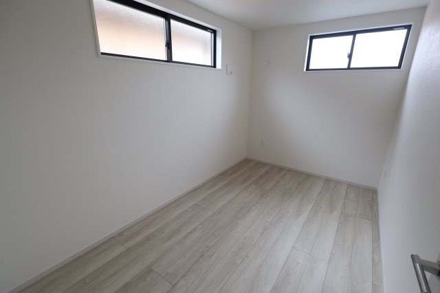 《仲介手数料無料》上尾市本町２丁目8-21新築一戸建てケイアイグレイスの洋室|2階 5帖
