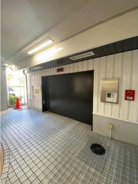 橘AKビルの駐車場