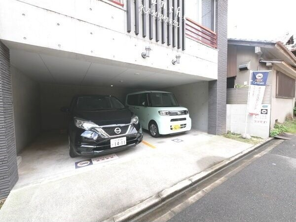 Branche上前津の駐車場