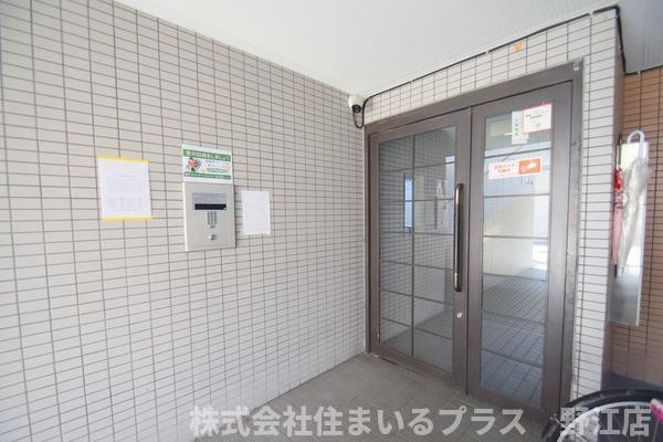 リブレ城北のエントランス