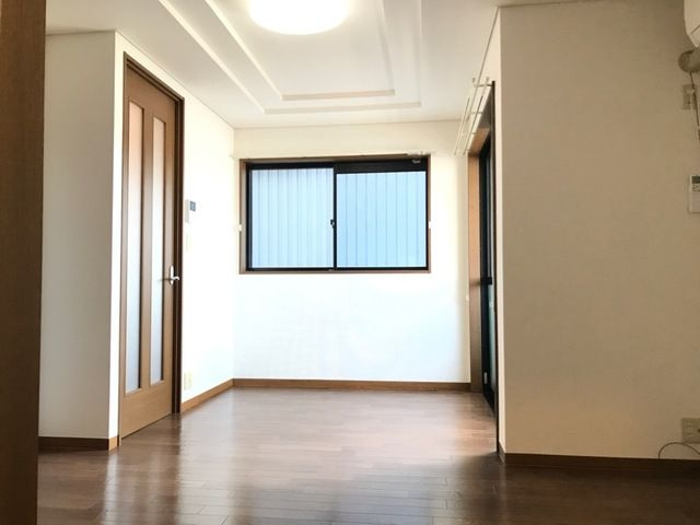 コンフォース南の洋室