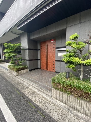 プレミアステージ駒込のエントランス