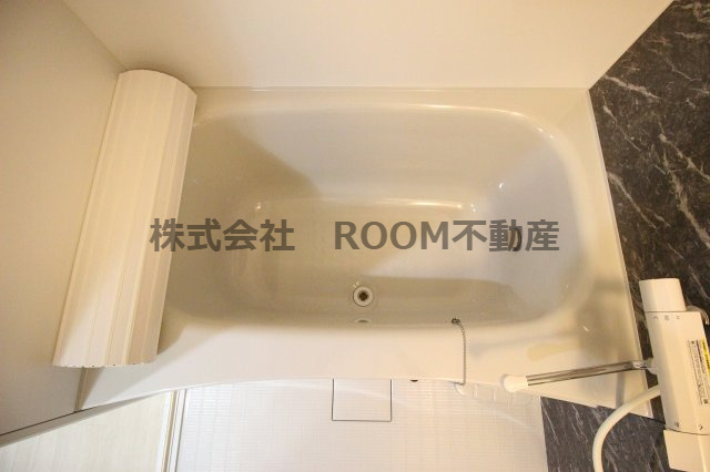 アジュール中町の浴室|コンパクトで使いやすいお風呂です