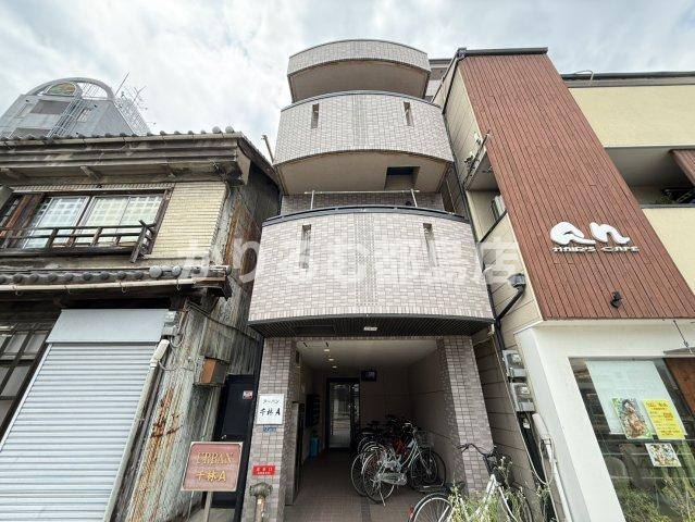 アーバン千林A棟の外観