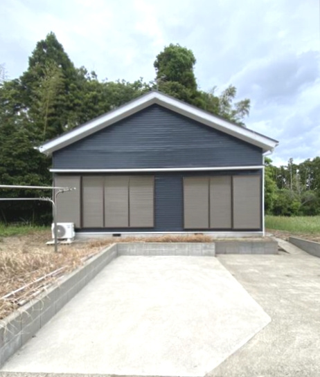 長生郡白子町北高根　平屋中古戸建の駐車場|外装リフォーム済み令和8年7月 2DK平屋　駐車2台可能　自然豊かな静かな環境