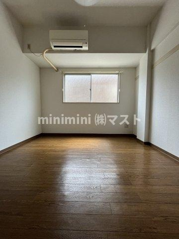 ロイヤルレスト本田の居間・リビング|※同マンション別間取り参考写真です