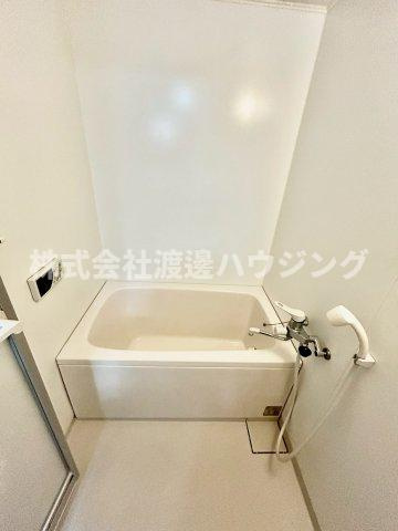 新大阪ファミール西館の浴室
