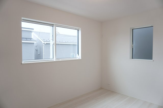 草加市苗塚町 新築分譲住宅 全16棟 15号棟の洋室|6.2帖