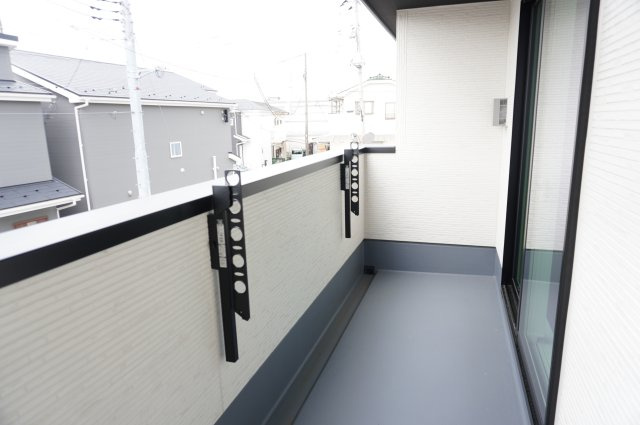 草加市苗塚町 新築分譲住宅 全16棟 15号棟のバルコニー