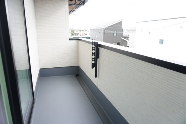 草加市苗塚町 新築分譲住宅 全16棟 15号棟のバルコニー