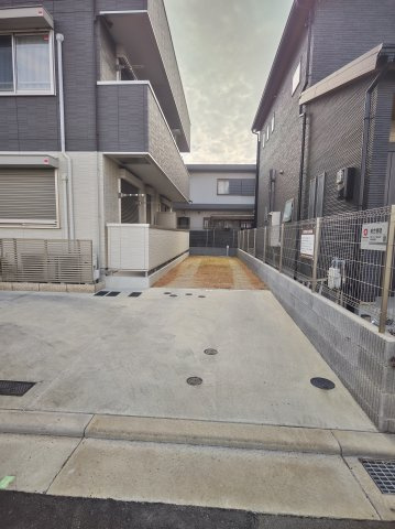 プレミール雅の駐車場