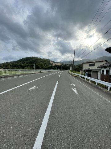 長浜市西浅井町大浦中古店舗の周辺|前面道路