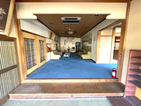 長浜市西浅井町大浦中古店舗の玄関