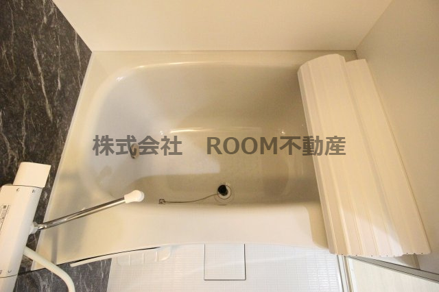 アジュール中町の浴室|コンパクトで使いやすいお風呂です