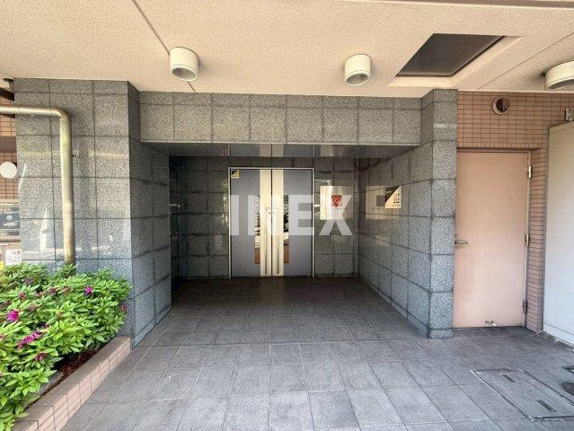 横浜市神奈川区台町の賃貸マンションのエントランス