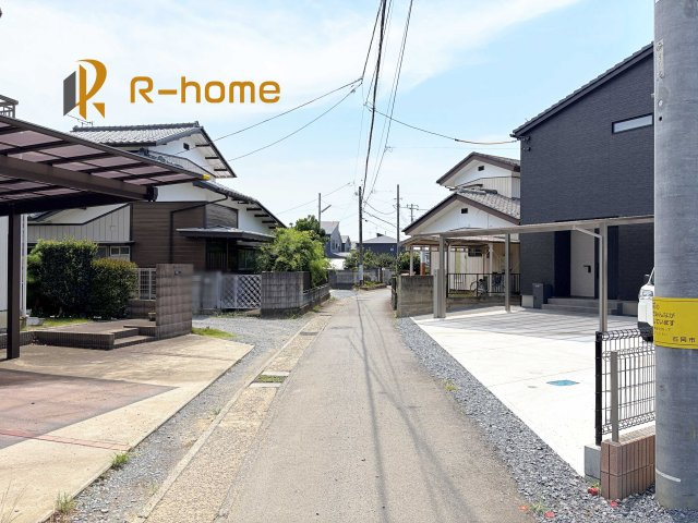 第1石岡市石岡　新築戸建て　1号棟の前面道路含む現地写真|周辺環境も併せて案内致します♪
閑静な住宅地で笑顔あふれる新生活！
ぜひ現地へお越しください♪