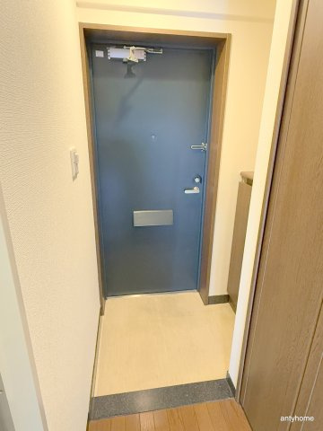 プレサンス千日前通 仲介手数料無料の玄関