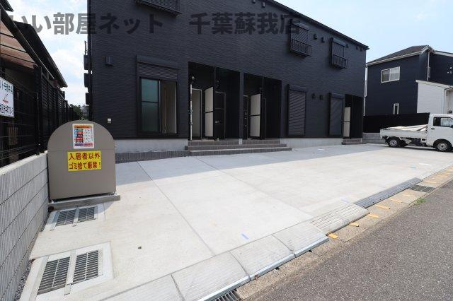 ナリトモ赤井Ａの駐車場|駐車場です