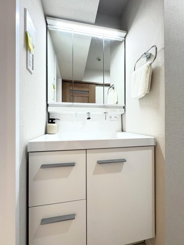 中銀松戸マンシオンの独立洗面台|ドキドキの新生活も、安心してスタート。ぴったりの住まいを見つけませんか？クランディアが一緒に住まい選びをサポートします‼　まずは、お気軽にお問合せください　＃クランディア