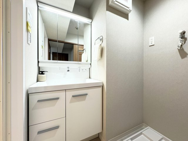 中銀松戸マンシオンの独立洗面台|ドキドキの新生活も、安心してスタート。ぴったりの住まいを見つけませんか？クランディアが一緒に住まい選びをサポートします‼　まずは、お気軽にお問合せください　＃クランディア