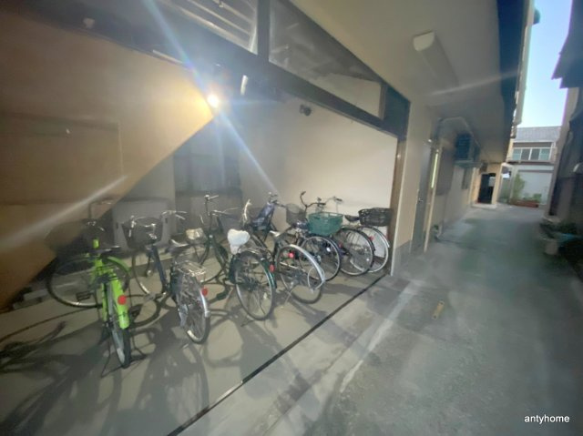 西岡第2ビル　仲介手数料無料の駐車場