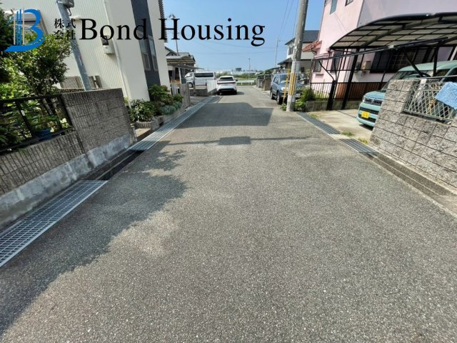 駐車並列2台可能　玉津町高津橋　中古戸建のその他