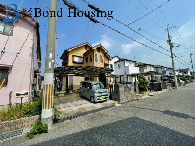 駐車並列2台可能　玉津町高津橋　中古戸建の前面道路含む現地写真