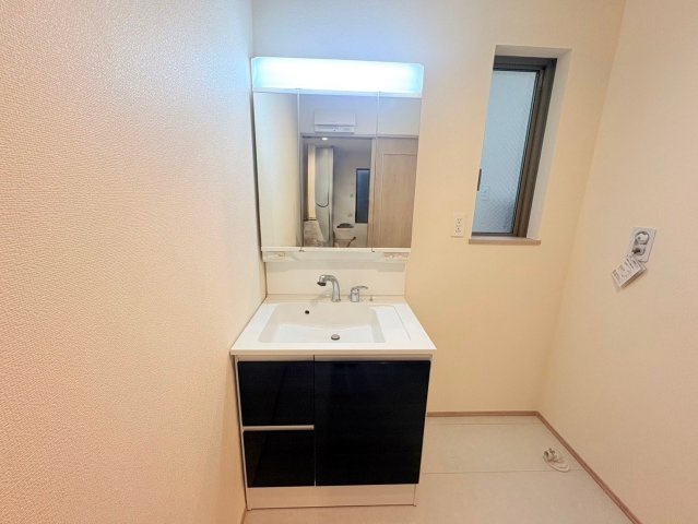 売新築戸建　静岡市葵区田町６丁目の独立洗面台