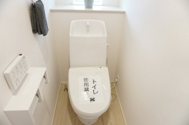 草加市苗塚町 新築分譲住宅 全16棟 16号棟のトイレ|1階