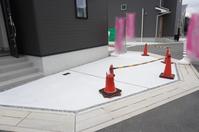 草加市苗塚町 新築分譲住宅 全16棟 16号棟の駐車場