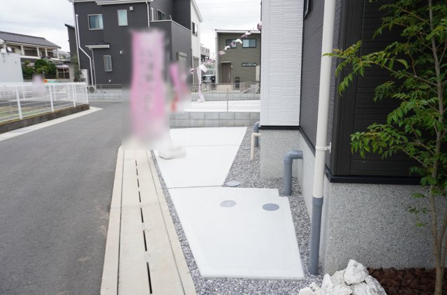草加市苗塚町 新築分譲住宅 全16棟 16号棟の駐車場