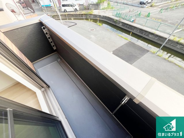 加古川市加古川町寺家町　新築一戸建てのバルコニー|ワイドバルコニーは洗濯物を干すスペースが広いのでご家族が多くても安心！