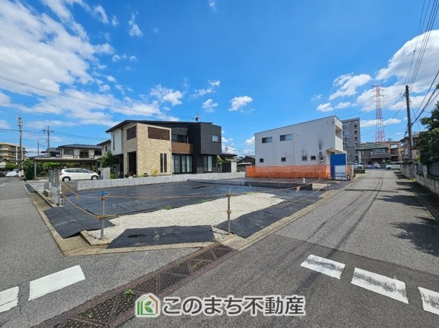 ブルーミングガーデン宇都宮市陽東3丁目の外観|建築中現地写真（同社施工の完成物件・モデルハウスがご見学できます）
