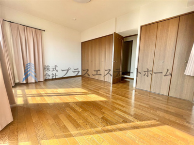 【洋室】 | ドルフ須磨月見山 | 大きなCL完備♪洋室は約10帖の広さです♪