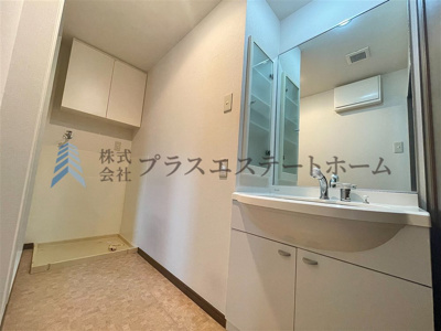 【独立洗面台】 | ドルフ須磨月見山 | 大型洗面器は、洗顔・洗髪はもちろん、つけ置き洗いなどにも便利です♪