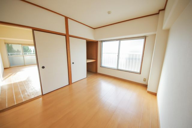 山手ハイツの洋室