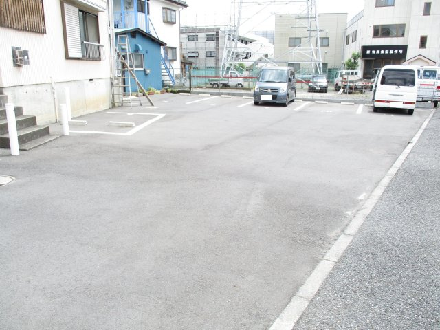ヒールコートの駐車場