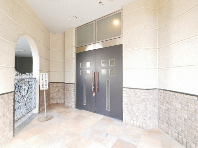 大阪市城東区今福東１丁目の賃貸マンションのロビー